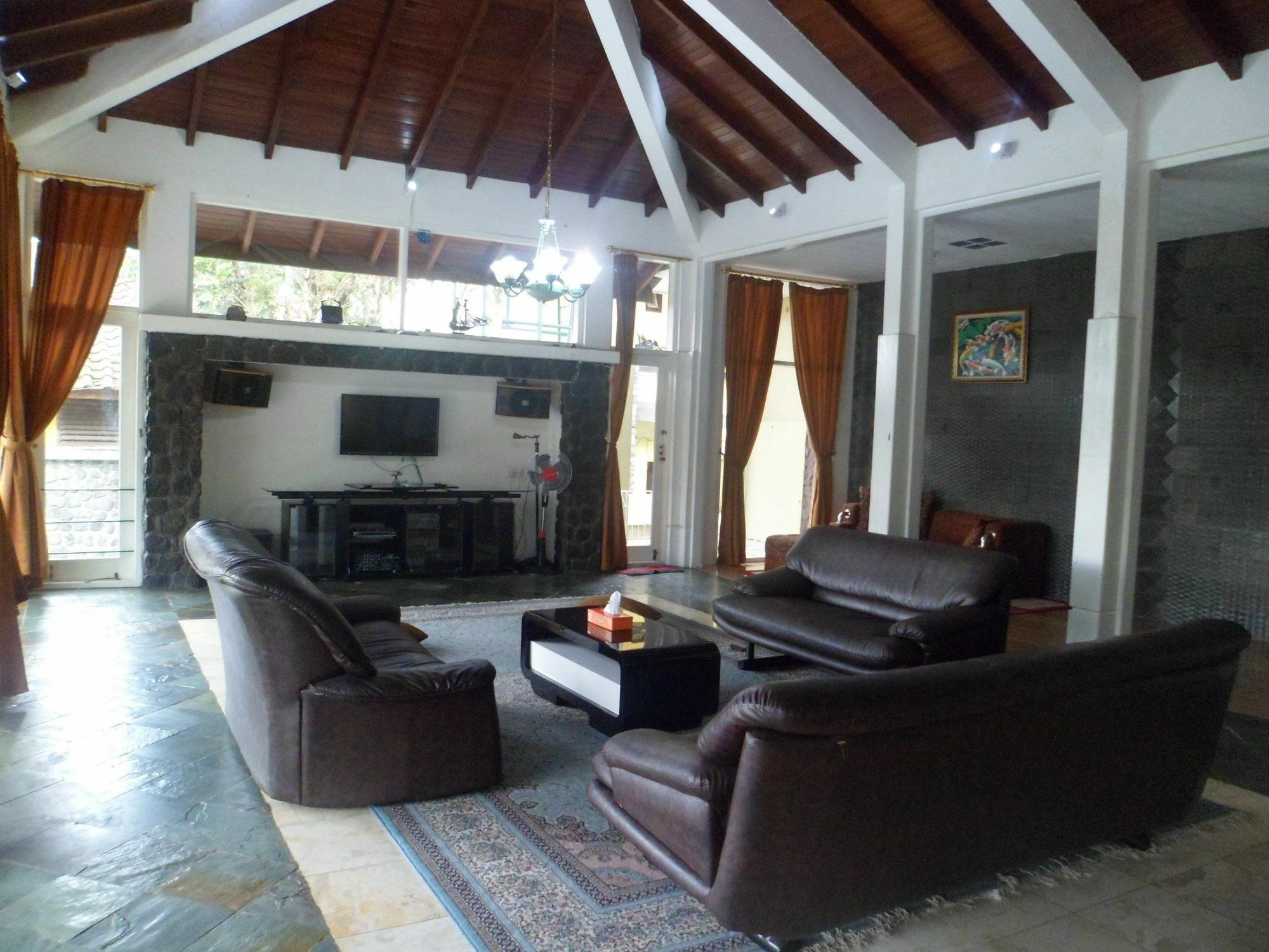 Villa Bukit Danau Cipanas  Extérieur photo