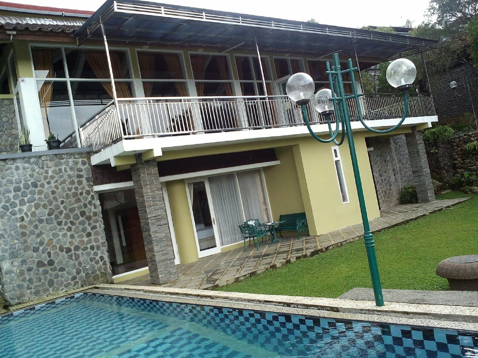 Villa Bukit Danau Cipanas  Extérieur photo