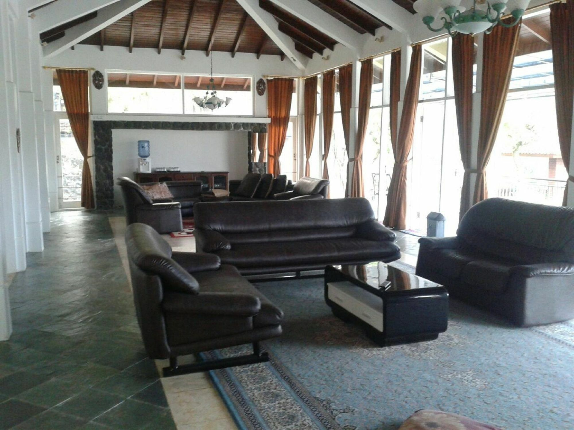 Villa Bukit Danau Cipanas  Extérieur photo