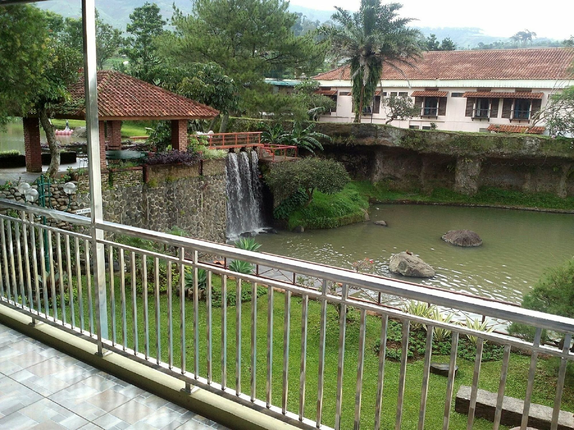 Villa Bukit Danau Cipanas  Extérieur photo